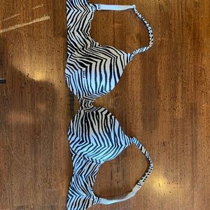 Victoria’s Secret lightly lined bra 34C